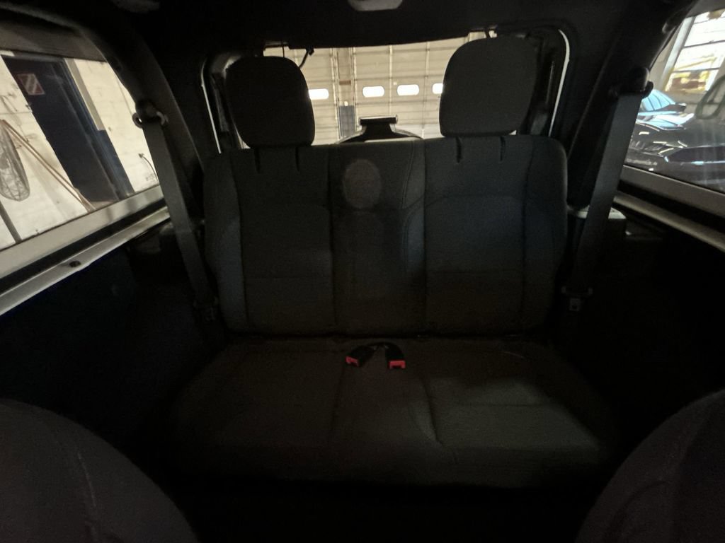 Used 2018 Jeep Wrangler Sport AWD/4WD image 22