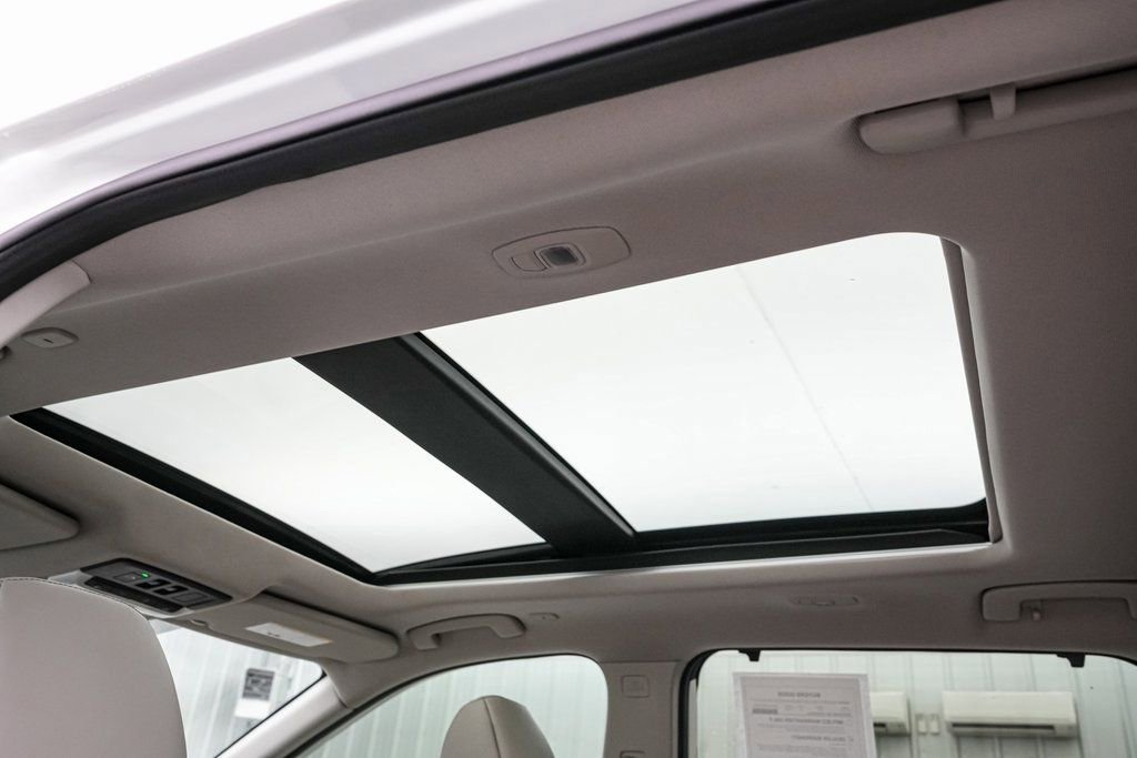 Used 2023 Nissan Rogue SL w/ SL Premium Package image 19