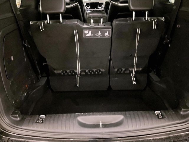 Used 2019 Chrysler Pacifica Limited w/ Advanced Safetytec Group FWD image 35