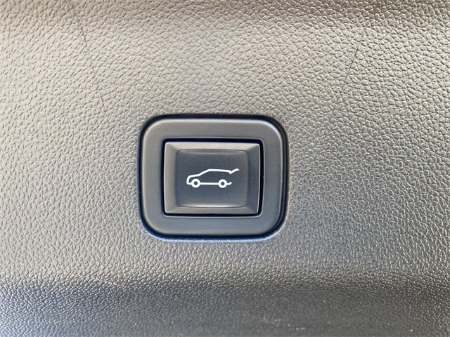 Used 2022 Chevrolet Tahoe Z71 w/ Luxury Package image 6