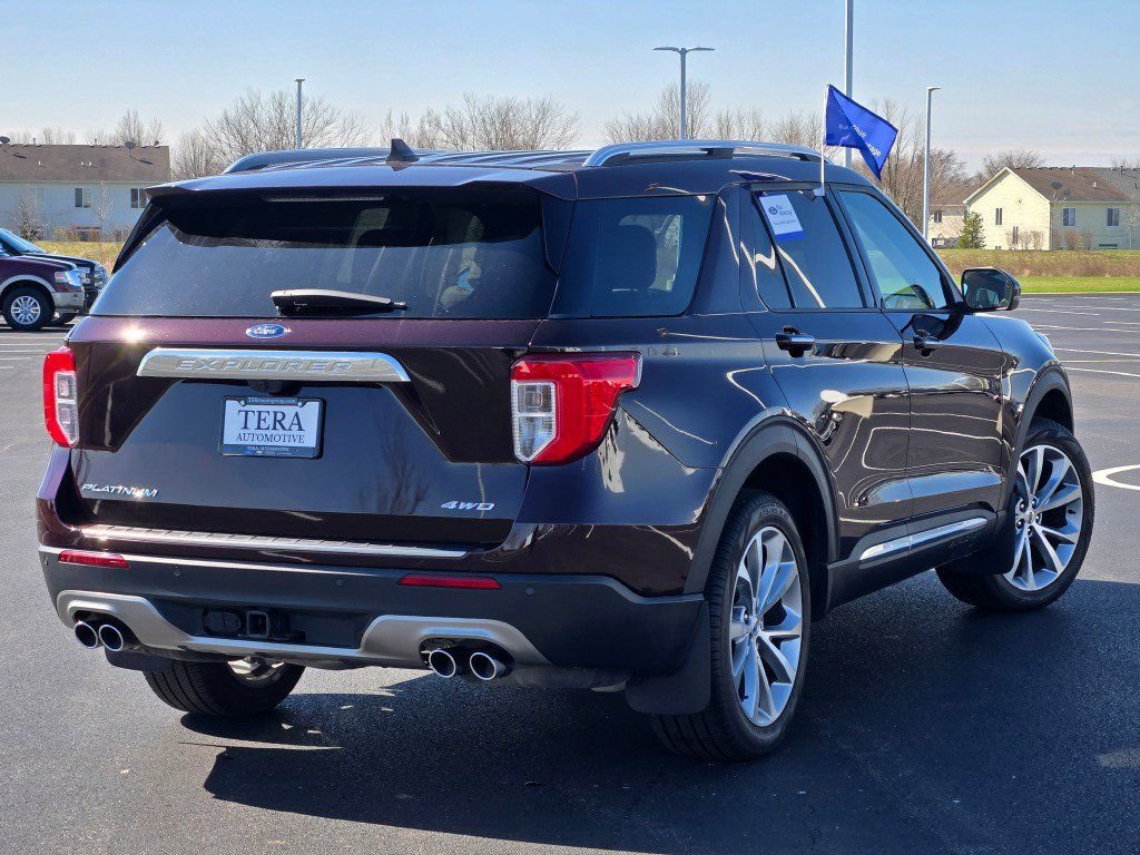 Certified 2023 Ford Explorer Platinum w/ Technology Package AWD/4WD image 14