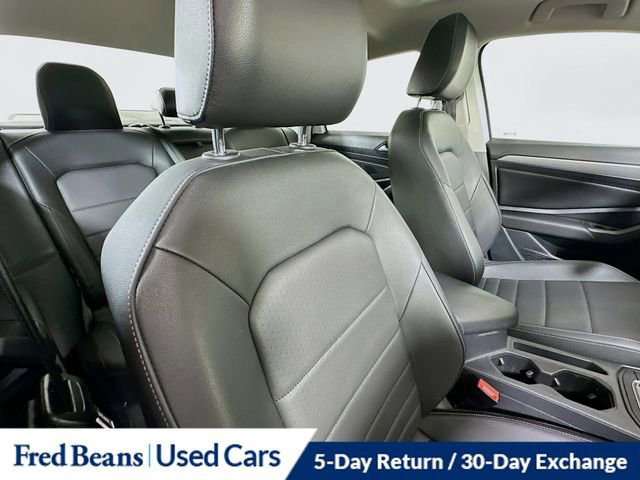 Used 2021 Volkswagen Jetta SE w/ SE Cold Weather Package image 32
