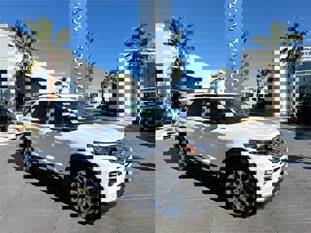 Certified 2022 Ford Explorer Platinum w/ Technology Package image 7