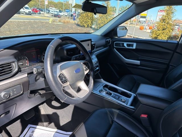 Certified 2022 Ford Explorer XLT w/ Equipment Group 202A image 15