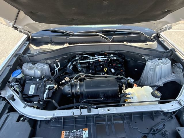 Certified 2021 Ford Explorer XLT w/ Equipment Group 202A AWD/4WD image 38