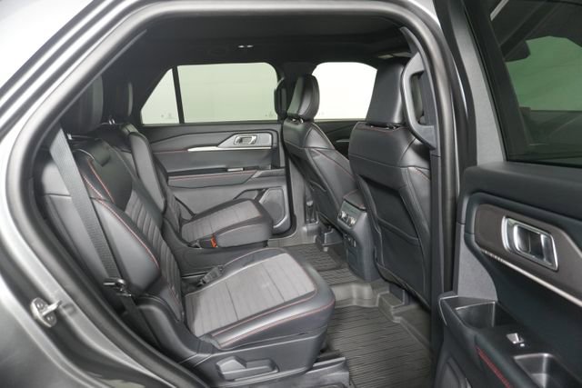 Certified 2025 Ford Explorer ST-Line w/ Premium Package image 34