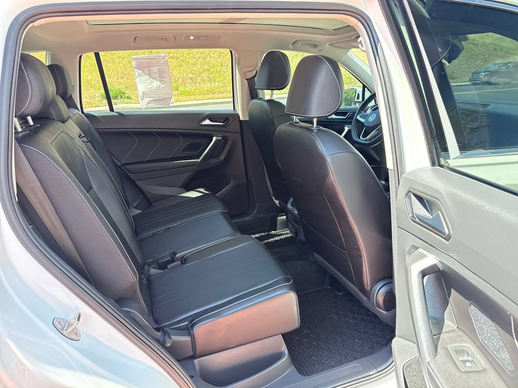 Used 2024 Volkswagen Tiguan SE w/ Panoramic Sunroof Package AWD/4WD image 26