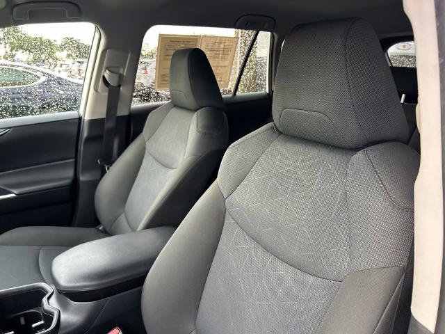 Used 2025 Toyota RAV4 XLE FWD image 22