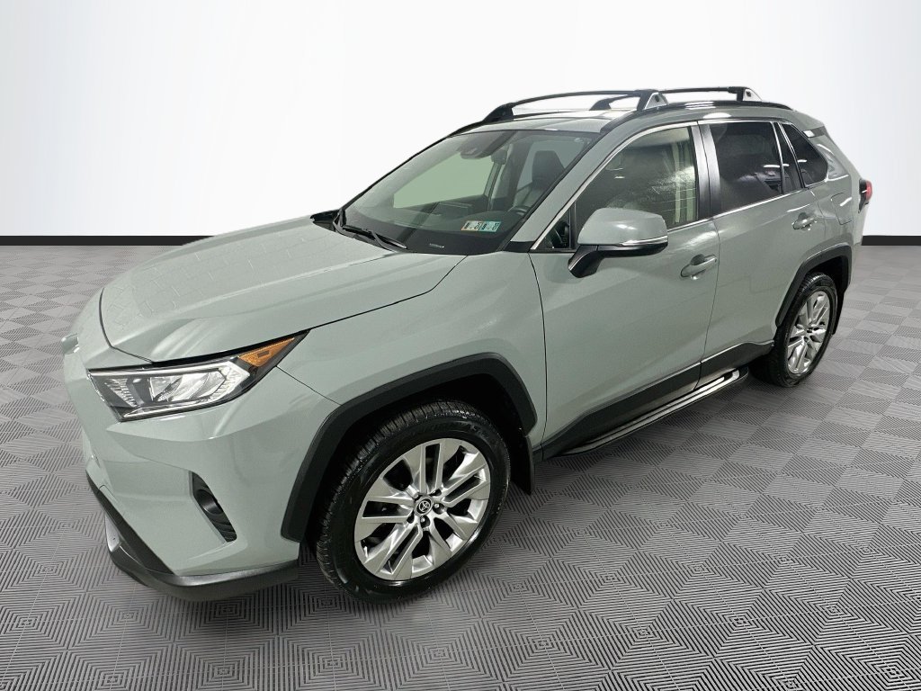 Used 2021 Toyota RAV4 XLE Premium AWD/4WD image 6