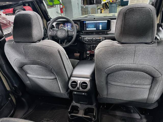 Used 2025 Jeep Wrangler Unlimited Sport AWD/4WD image 20