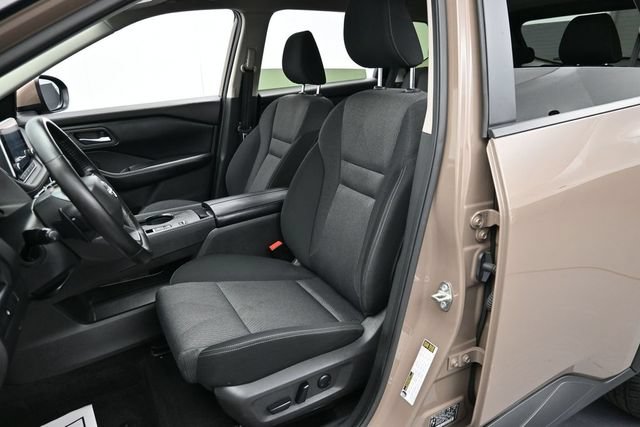 Used 2025 Nissan Rogue SV FWD image 11