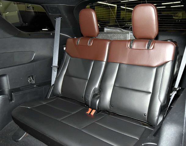 Certified 2023 Ford Explorer Platinum w/ Technology Package AWD/4WD image 32