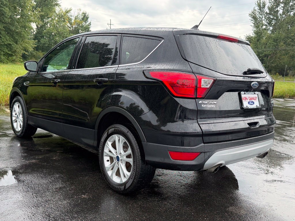 Certified 2019 Ford Escape SE FWD image 12