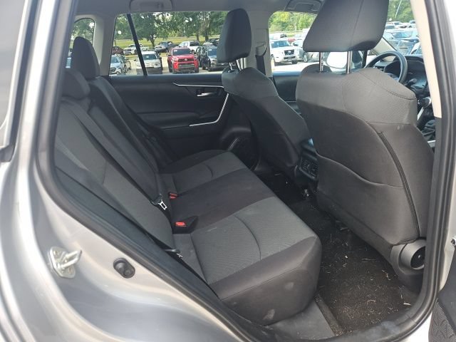 Used 2024 Toyota RAV4 XLE FWD image 35