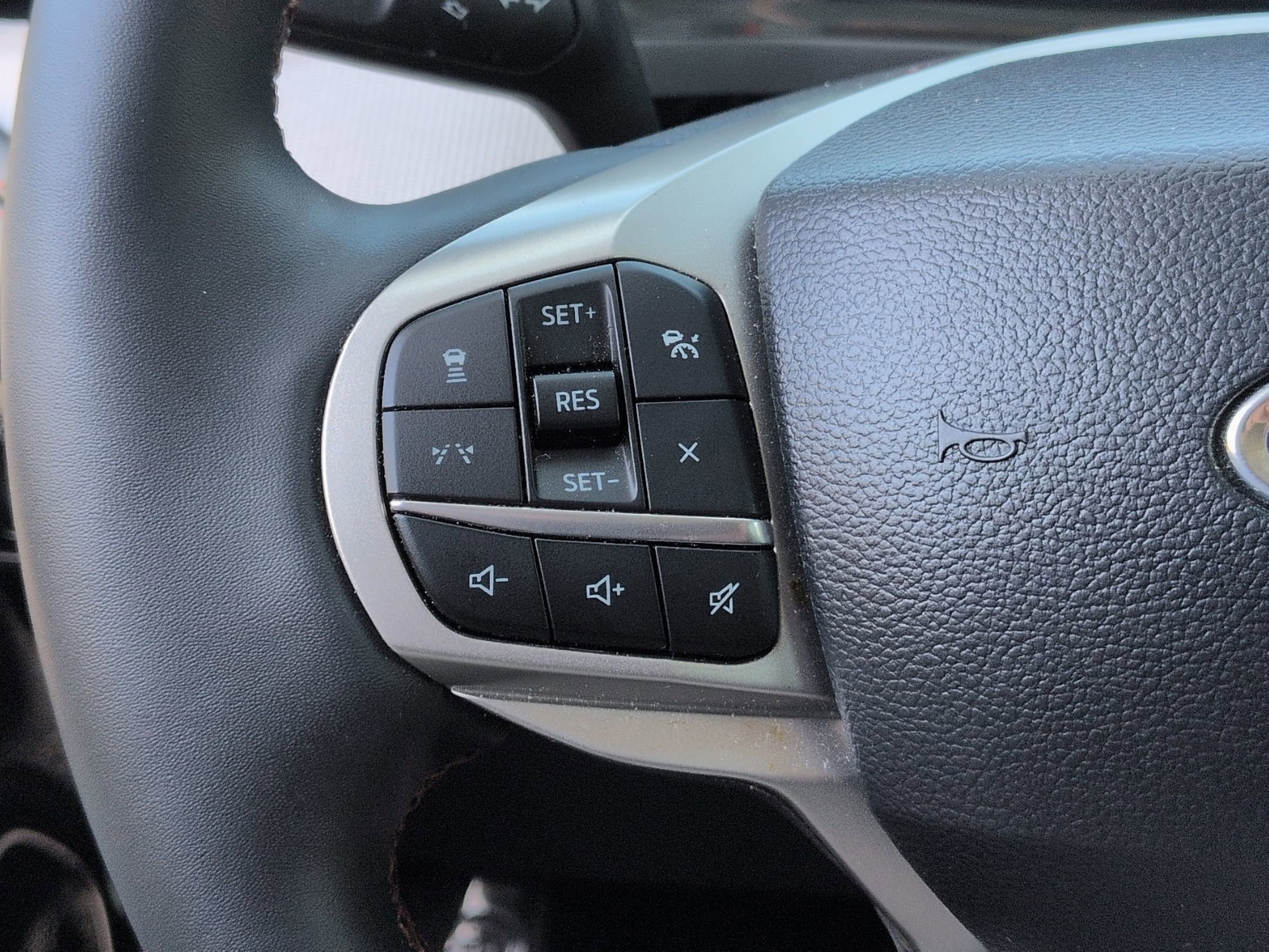 Certified 2025 Ford Explorer Active w/ Active Comfort Package RWD image 18