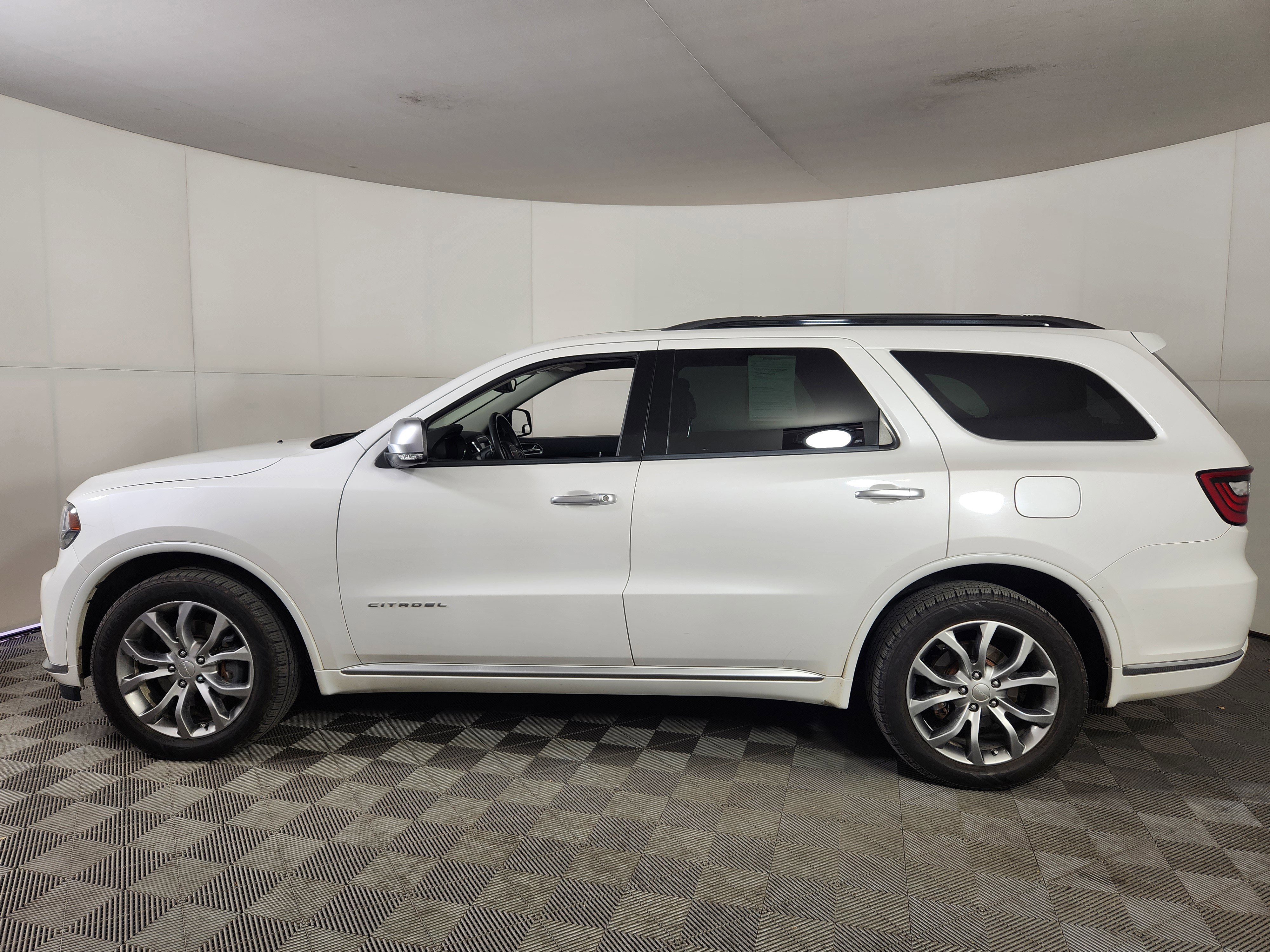 Used 2017 Dodge Durango Citadel image 2