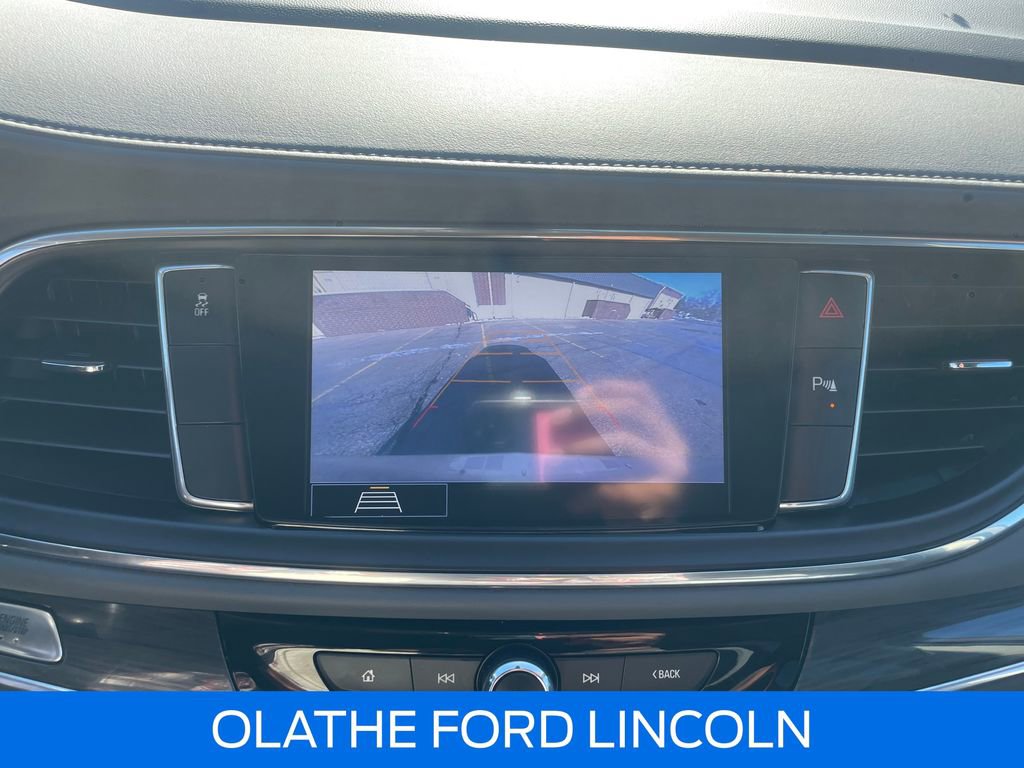 Used 2020 Buick Enclave Essence image 15