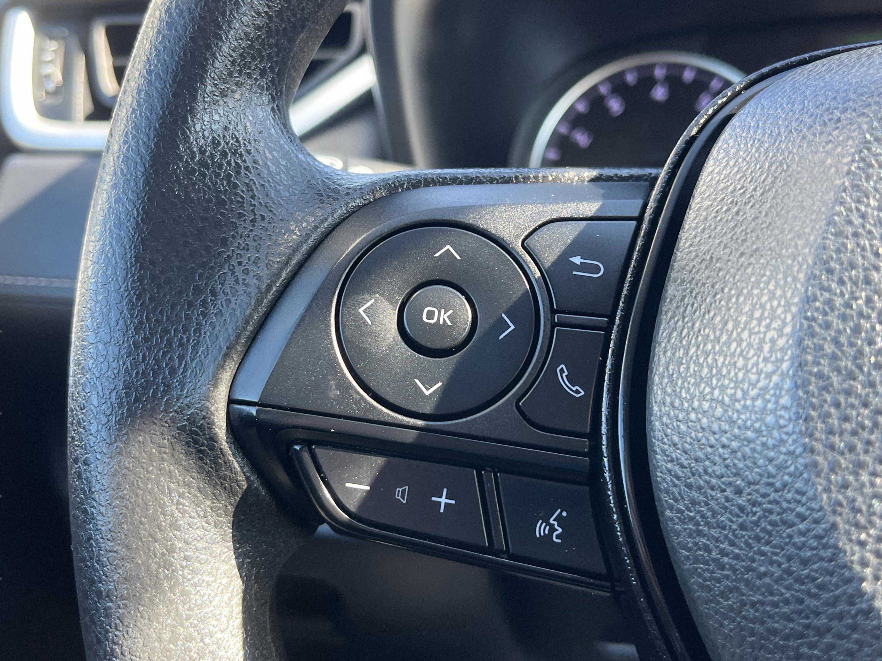 Used 2022 Toyota RAV4 XLE image 17