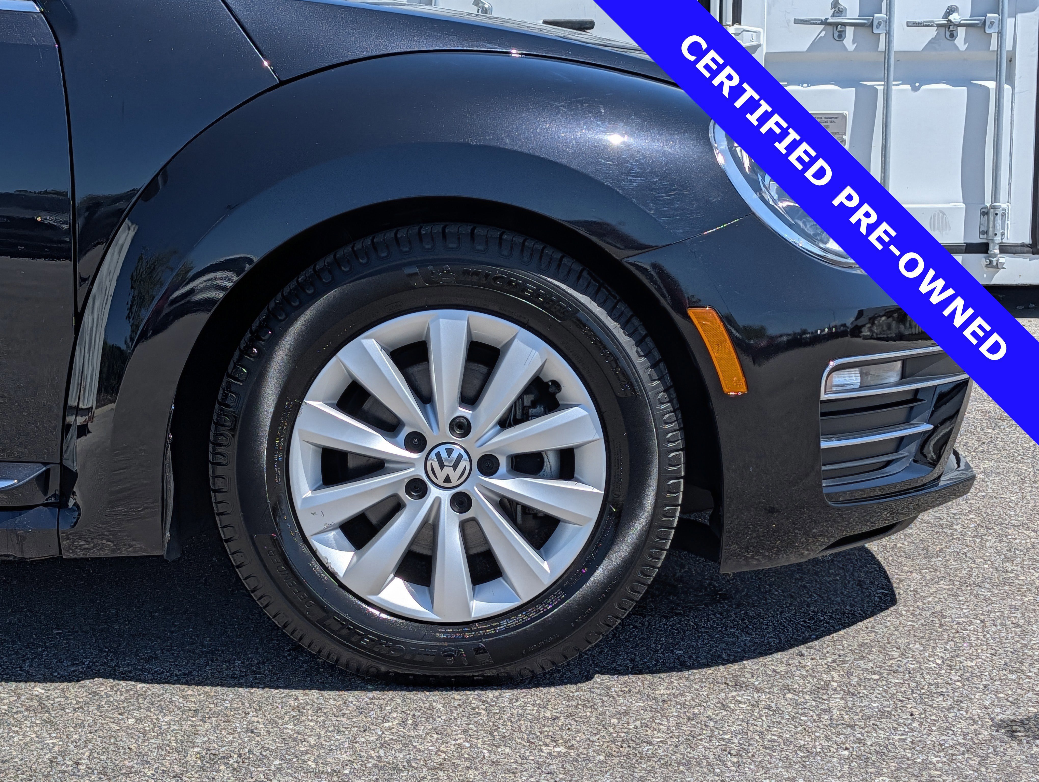 Used 2018 Volkswagen Beetle 2.0T S image 11