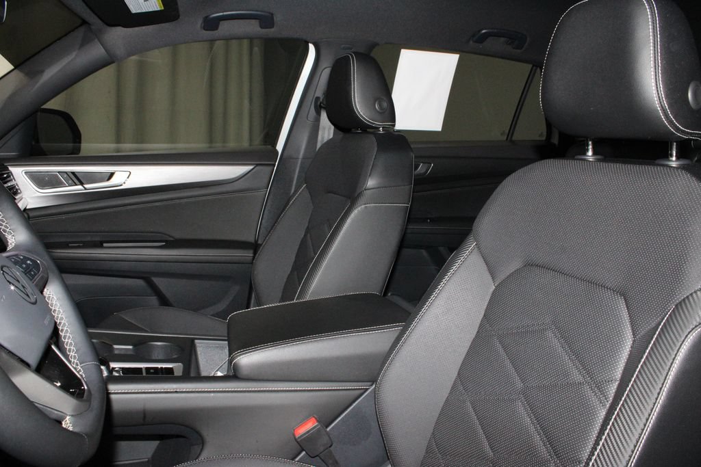 Used 2024 Volkswagen Atlas Cross Sport SE AWD/4WD image 26