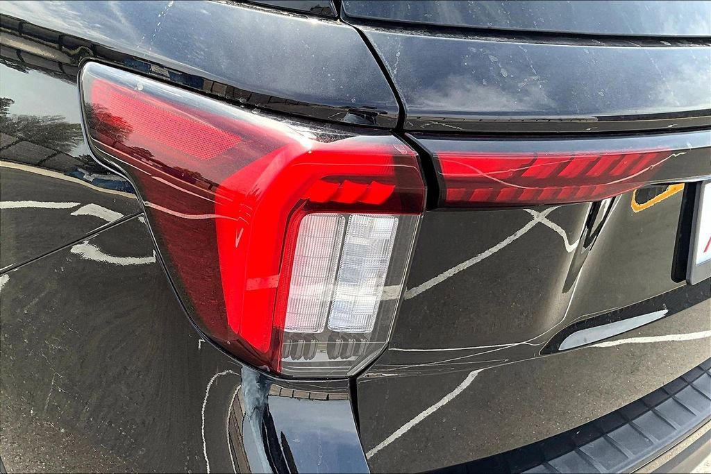 Certified 2025 Ford Explorer ST-Line w/ ST-Line Street Pack image 24