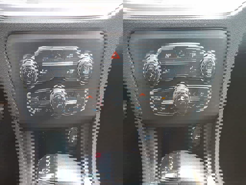 Used 2023 Dodge Charger SXT image 12