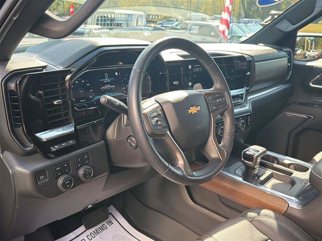 Used 2022 Chevrolet Silverado 1500 High Country w/ High Country Premium Package AWD/4WD image 16
