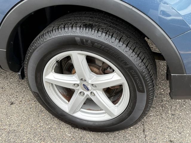 Certified 2018 Ford Explorer XLT w/ Equipment Group 202A FWD image 5