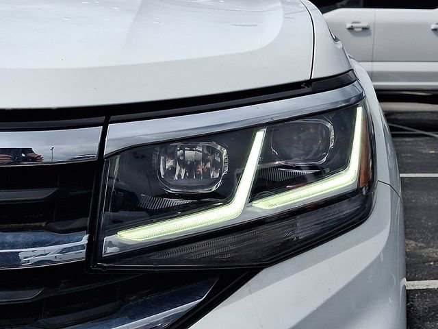 Used 2022 Volkswagen Atlas Cross Sport SEL R-Line AWD/4WD image 9