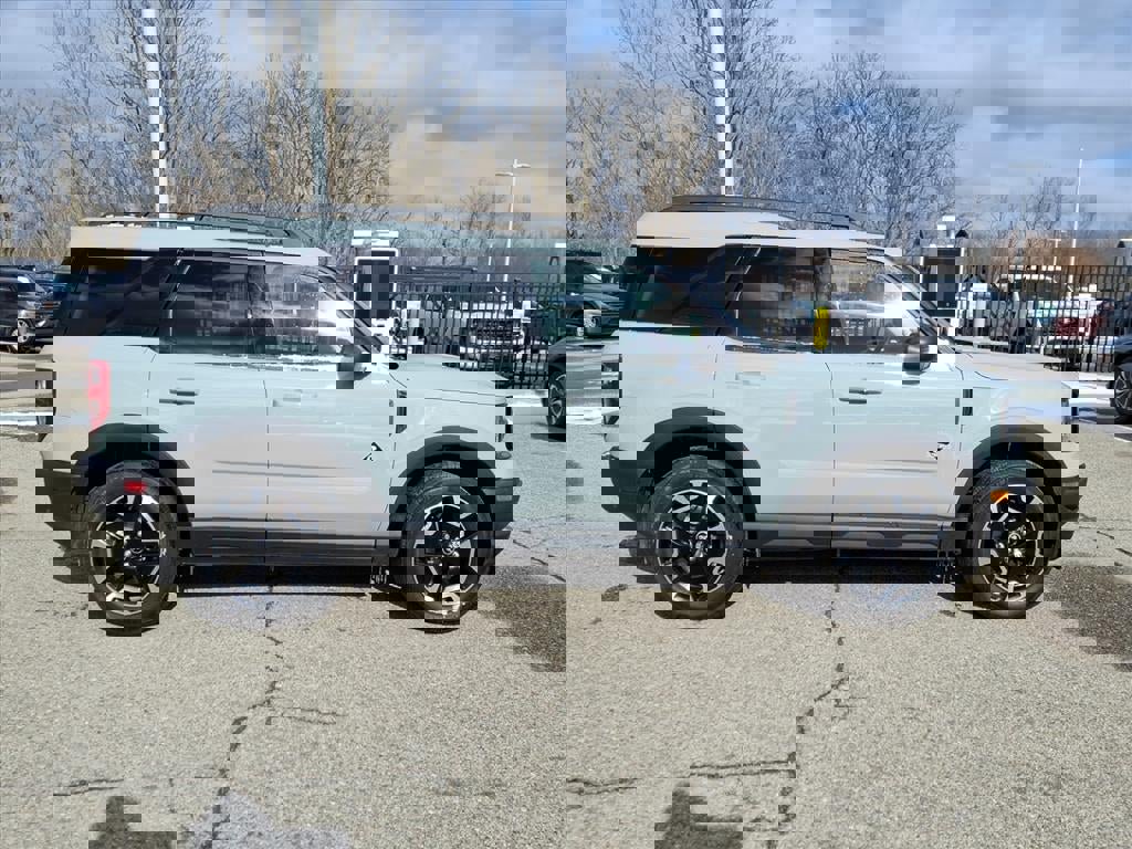 Certified 2023 Ford Bronco Sport Outer Banks w/ Tech Package image 9