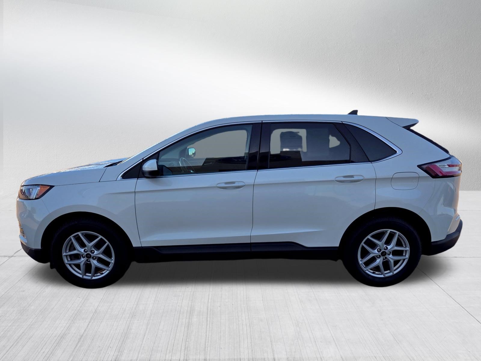 Certified 2024 Ford Edge SEL w/ Convenience Package AWD/4WD image 4
