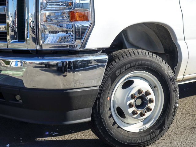 Certified 2024 Ford E-350 and Econoline 350 Super Duty w/ Driver's Safety Package RWD image 5