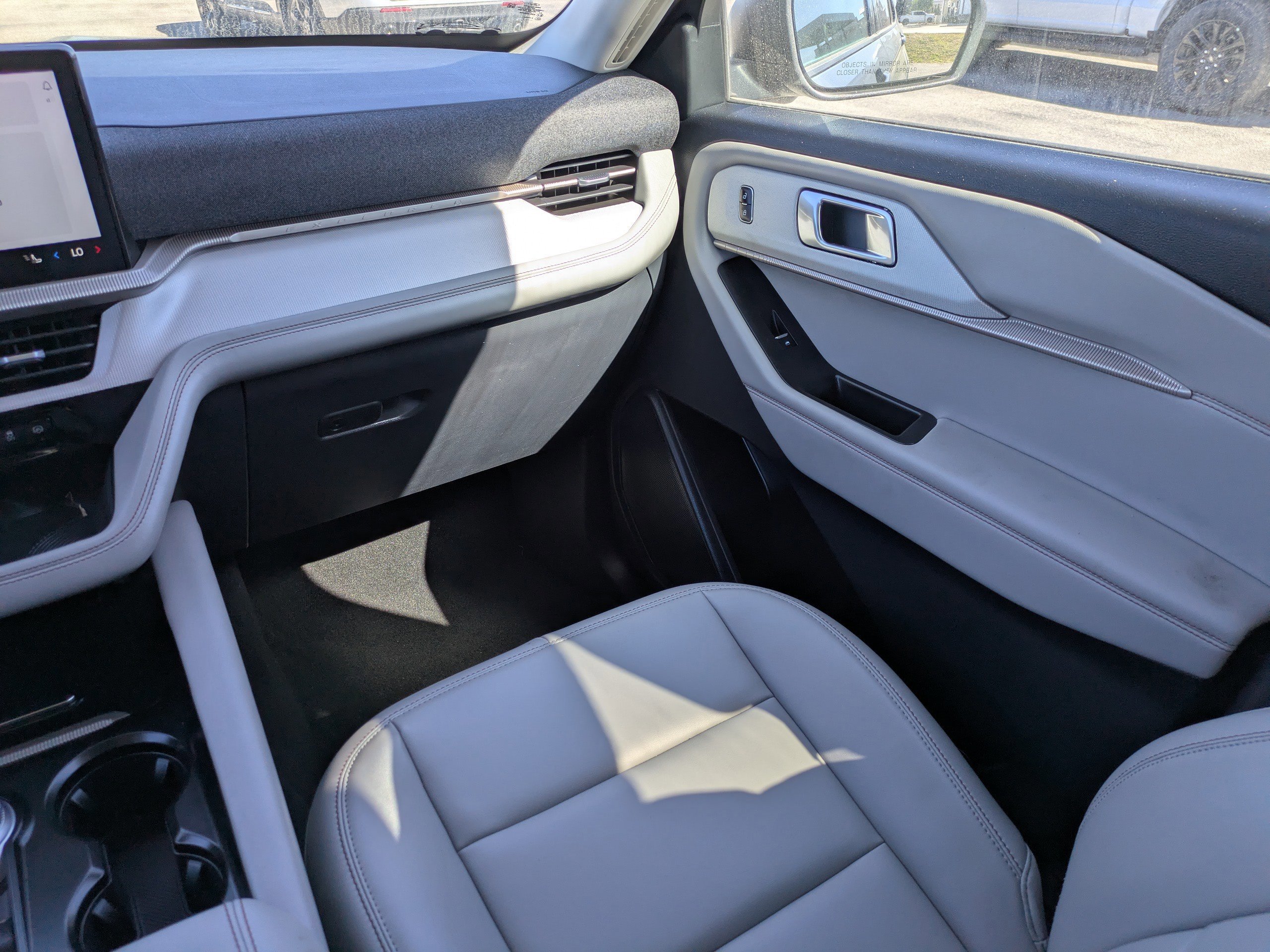 Certified 2025 Ford Explorer Active w/ Active Comfort Package image 16