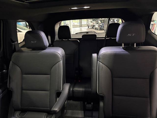 Used 2025 Buick Enclave Sport Touring w/ Power Package AWD/4WD image 24