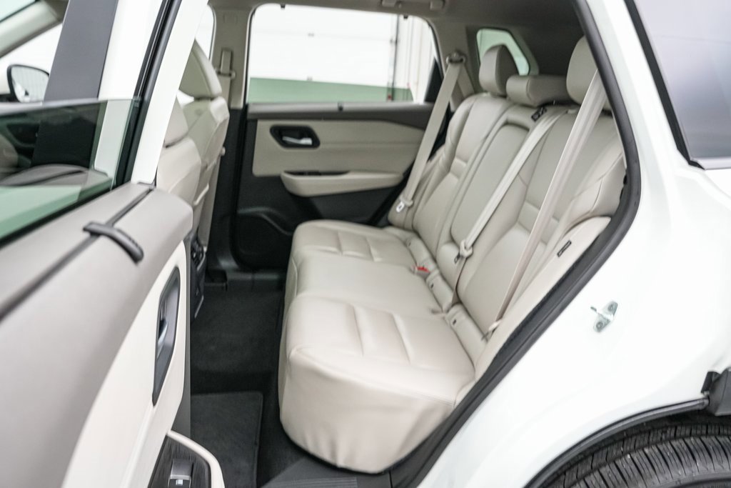 Used 2023 Nissan Rogue SL w/ SL Premium Package image 18