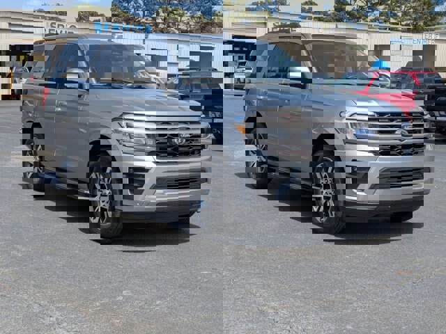 Certified 2023 Ford Expedition XLT image 8