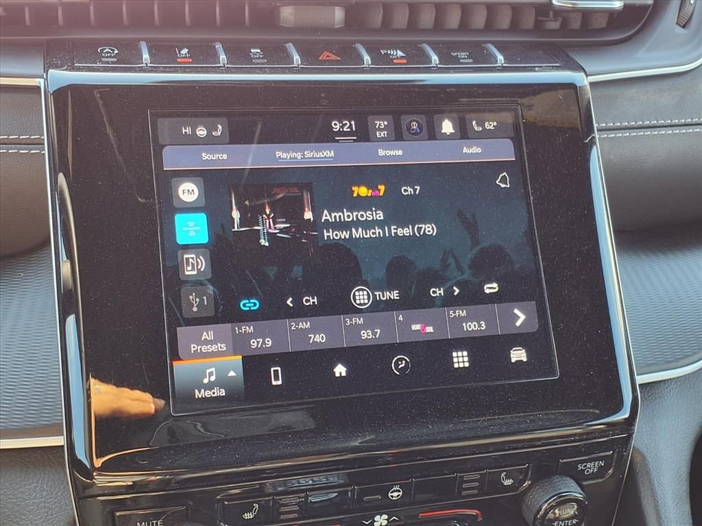 Used 2024 Jeep Grand Cherokee L Laredo image 20