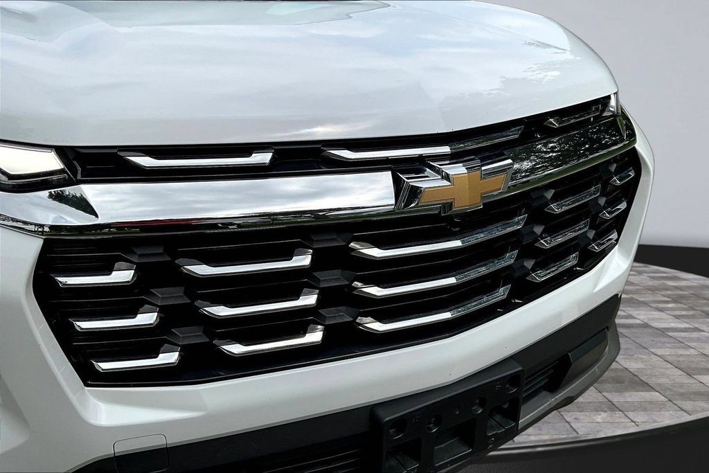 Used 2025 Chevrolet Equinox LT AWD/4WD image 32