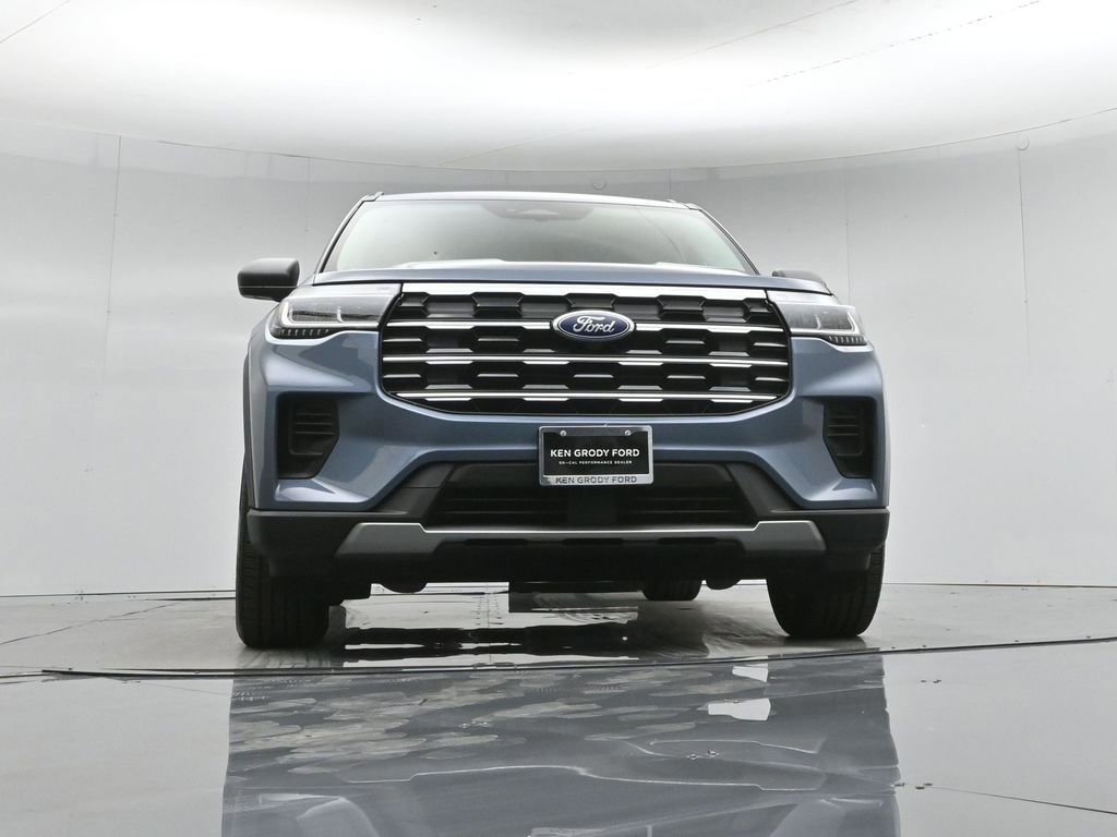 Certified 2025 Ford Explorer Active RWD image 30