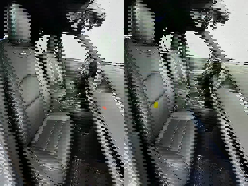 Used 2025 Cadillac XT4 Premium Luxury image 18