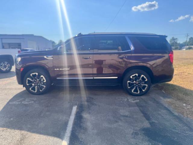 Used 2023 GMC Yukon SLT w/ SLT Luxury Package AWD/4WD image 4