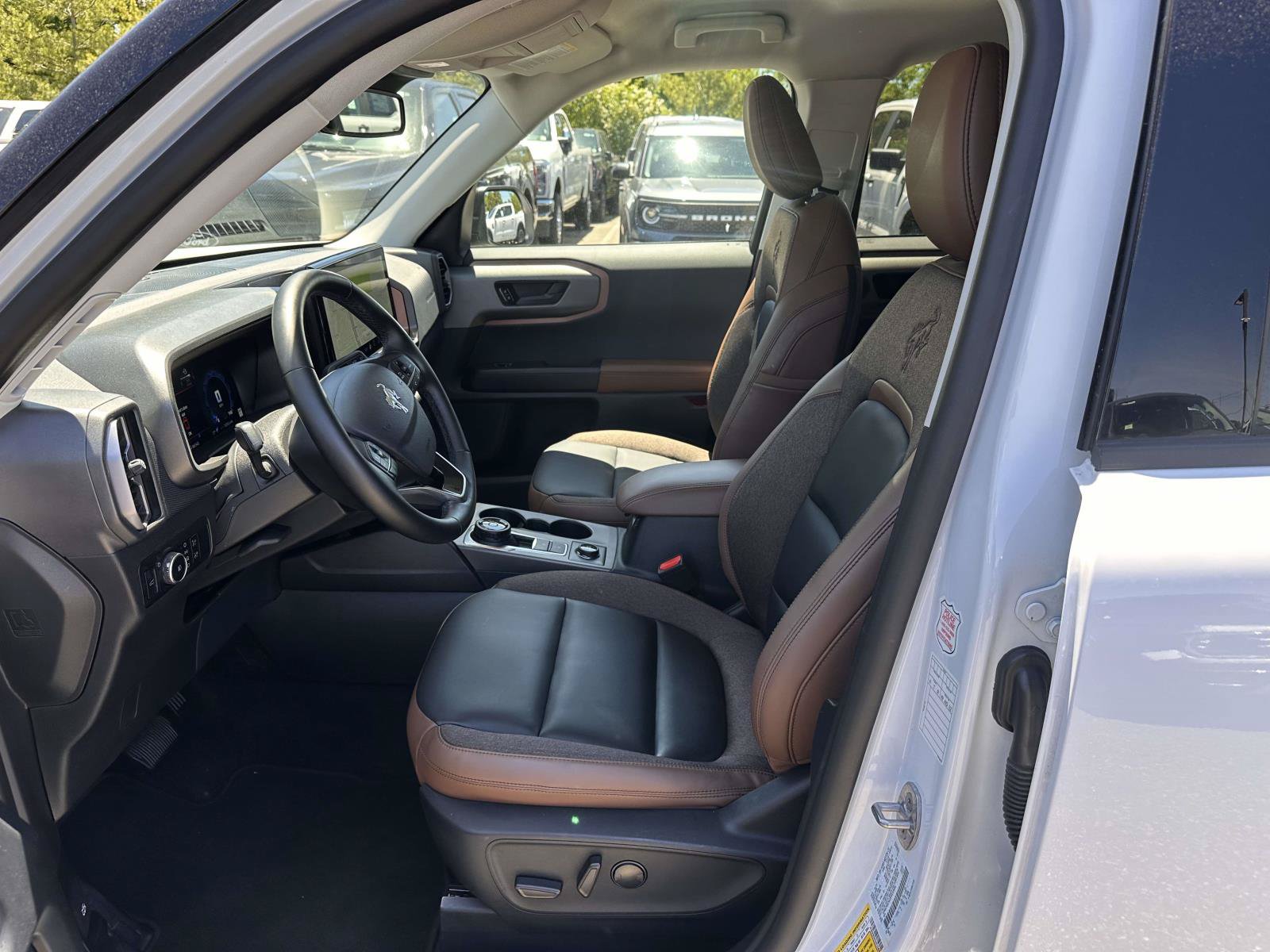 Certified 2025 Ford Bronco Sport Outer Banks w/ Outer Banks Tech Package+ AWD/4WD image 13