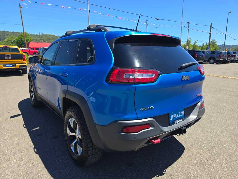 Used 2018 Jeep Cherokee Trailhawk w/ Trailer Tow Group AWD/4WD image 3