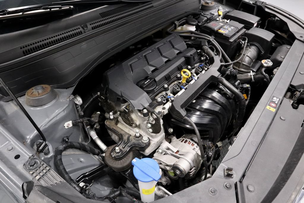 Used 2025 Hyundai Venue SEL FWD image 17