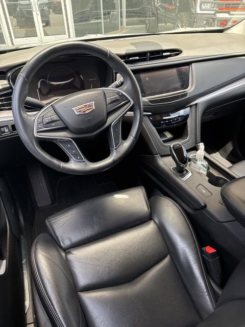 Used 2017 Cadillac XT5 Luxury w/ Driver Awareness Package image 10