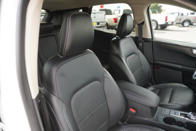Certified 2020 Ford Escape Titanium w/ Titanium Premium Package 2.0 AWD/4WD image 20