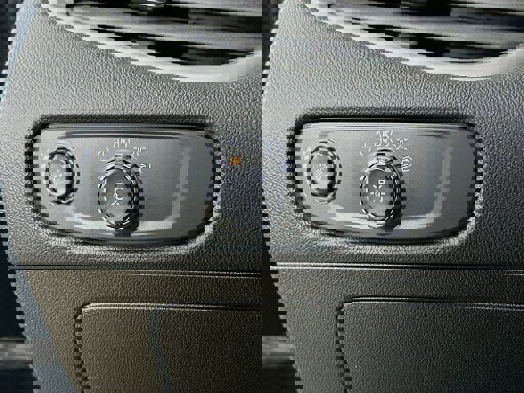 Used 2021 Chevrolet Malibu RS image 26