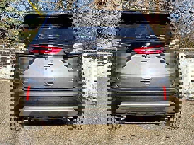 Certified 2024 Ford Edge SEL w/ Convenience Package image 2