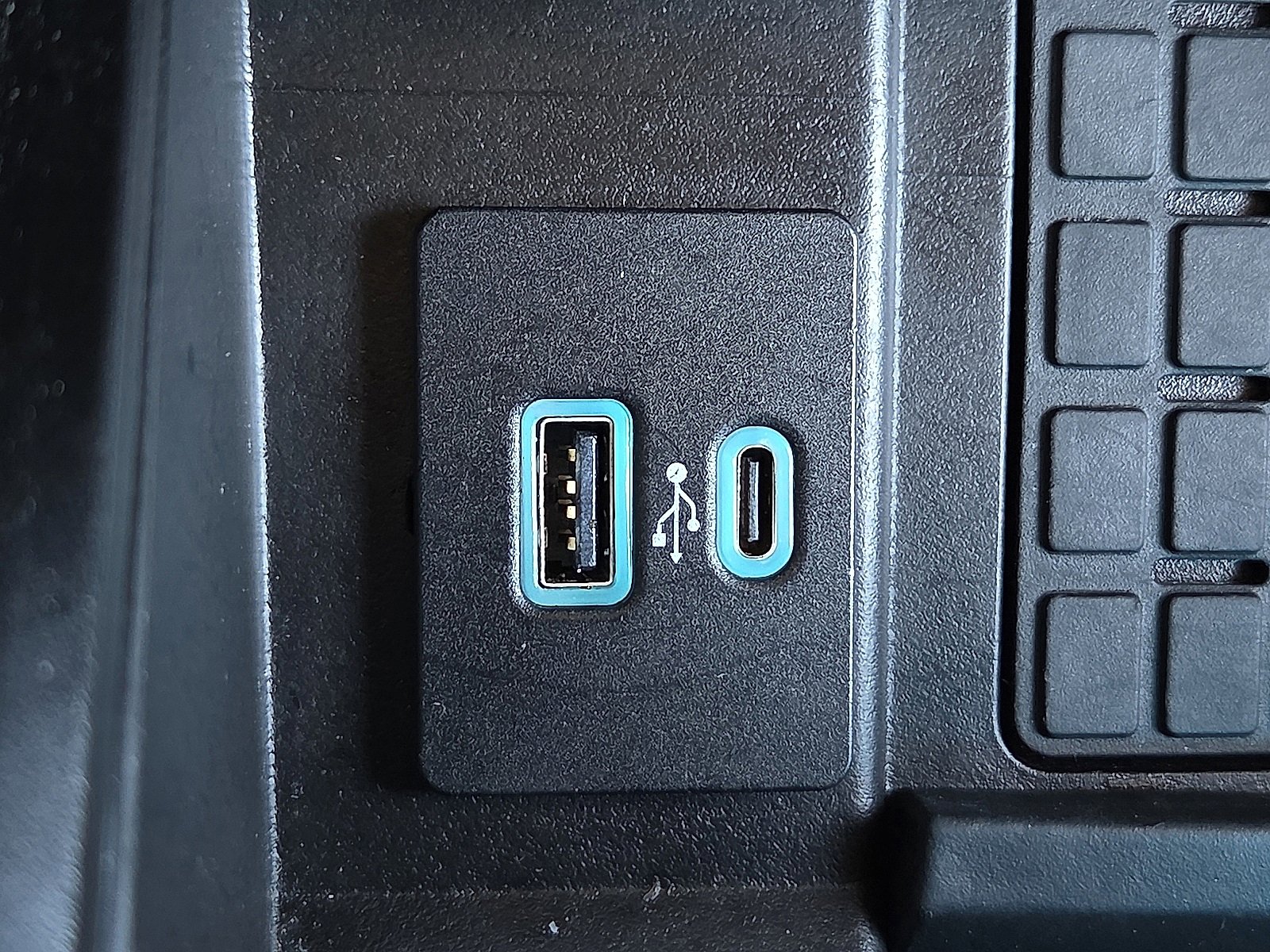 Certified 2024 Ford Expedition XLT image 19