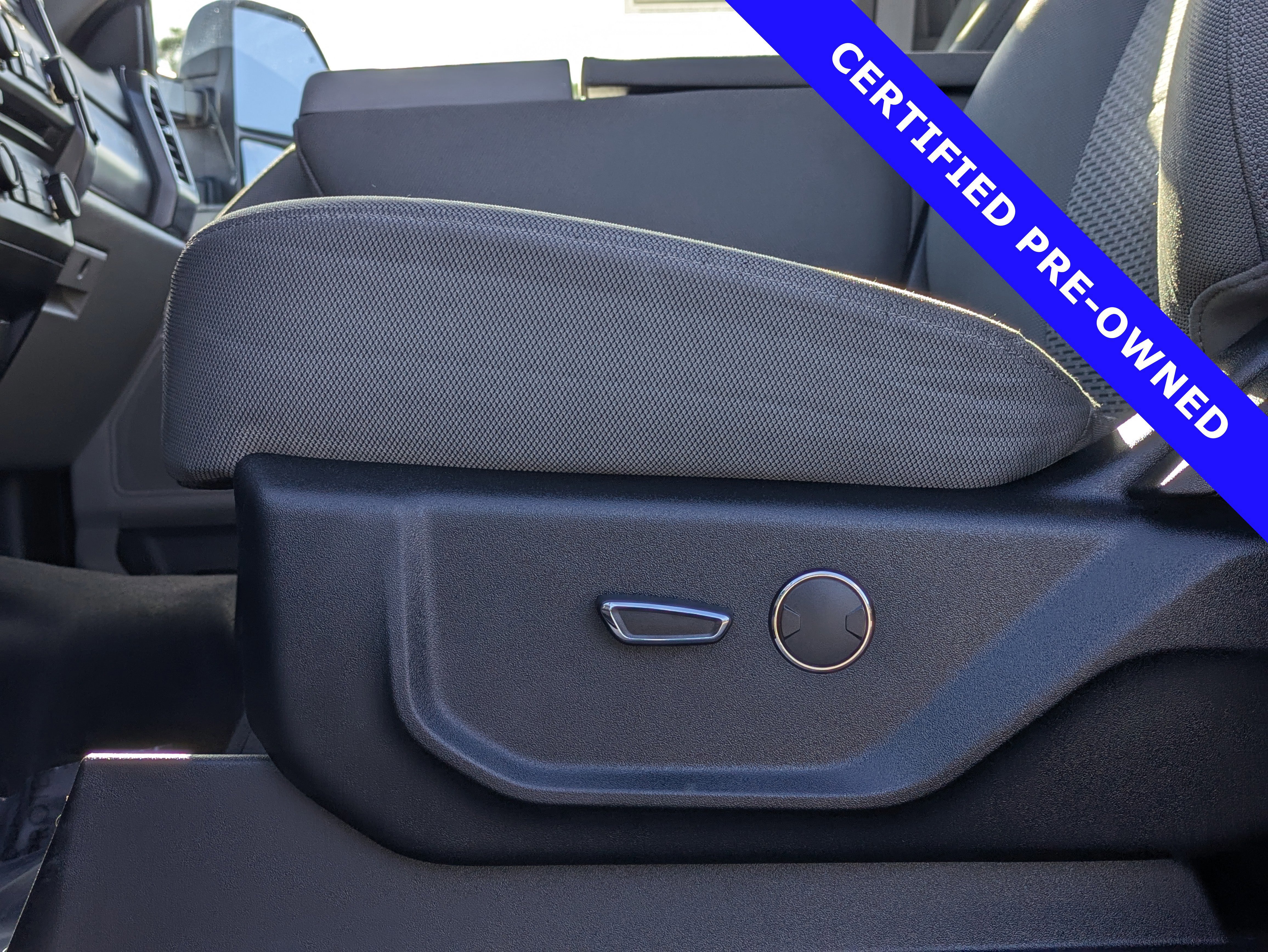 Certified 2017 Ford F250 XLT w/ XLT Value Package image 18